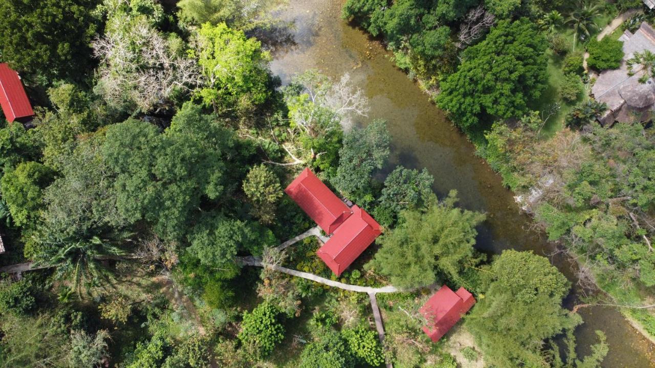 Art'S Riverview Lodge Khao Sok National Park Exterior foto