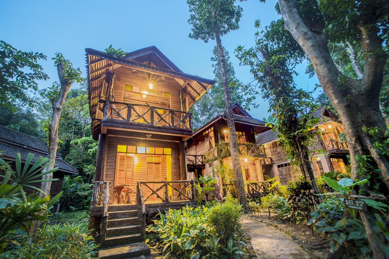 Art'S Riverview Lodge Khao Sok National Park Exterior foto