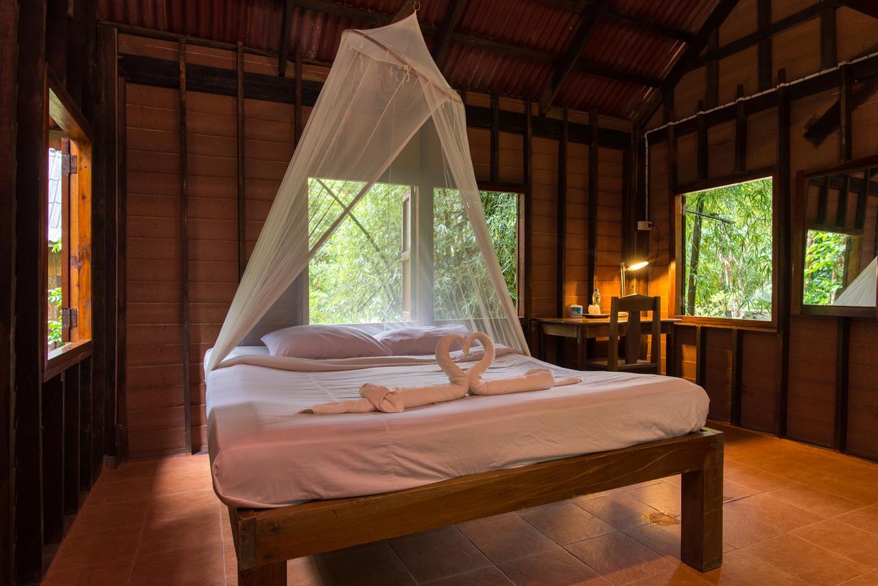 Art'S Riverview Lodge Khao Sok National Park Exterior foto