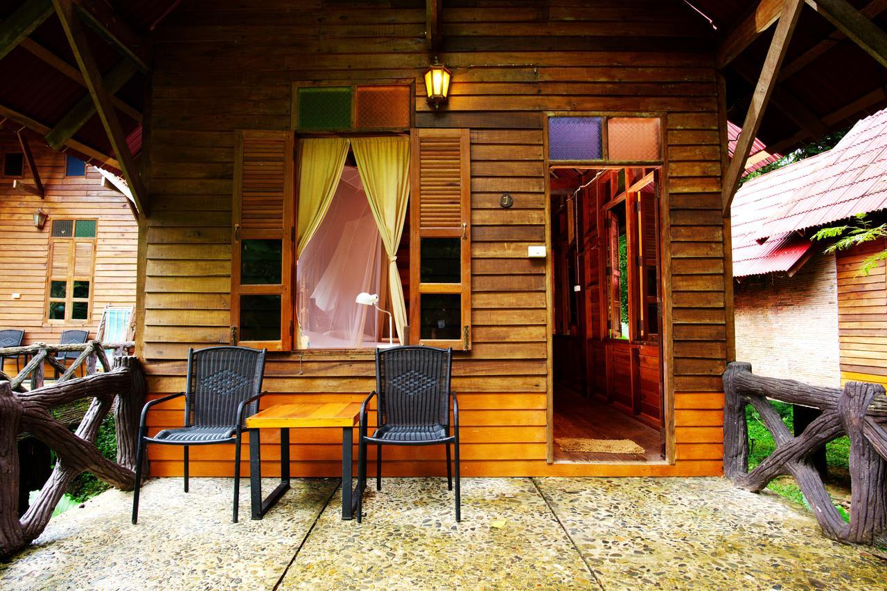 Art'S Riverview Lodge Khao Sok National Park Exterior foto